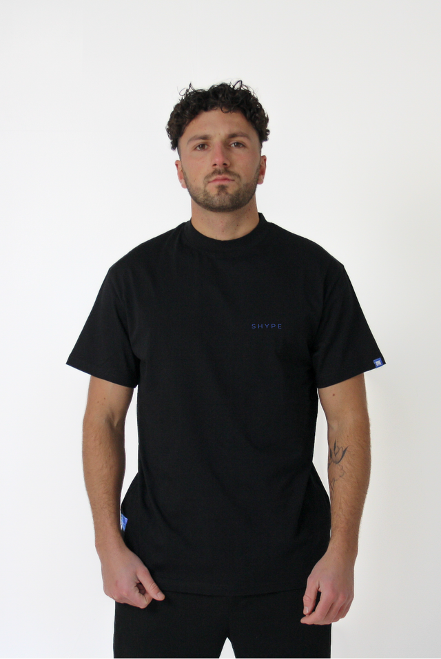 Essential T-shirt in Black