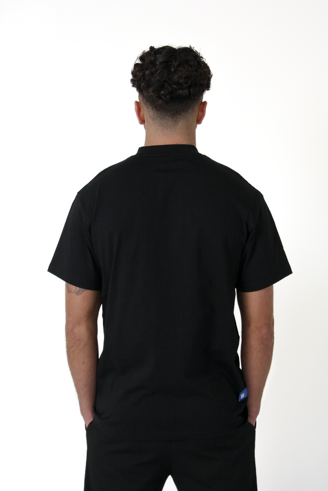 Essential T-shirt in Black